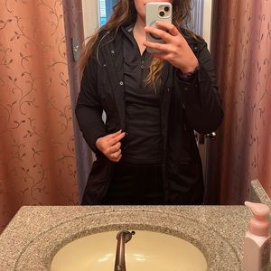 Women’s Columbia rain jacket/windbreaker size medium